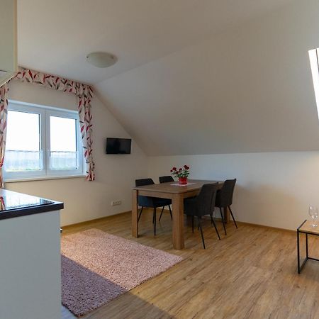 Apartmany Kohoutek A Slepicka V Novohradskych Horach โนเว ฮราดี ภายนอก รูปภาพ