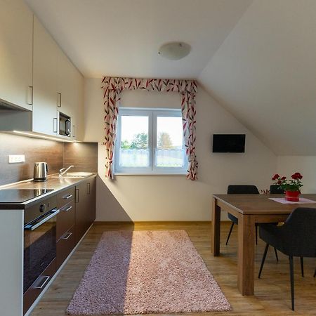 Apartmany Kohoutek A Slepicka V Novohradskych Horach โนเว ฮราดี ภายนอก รูปภาพ