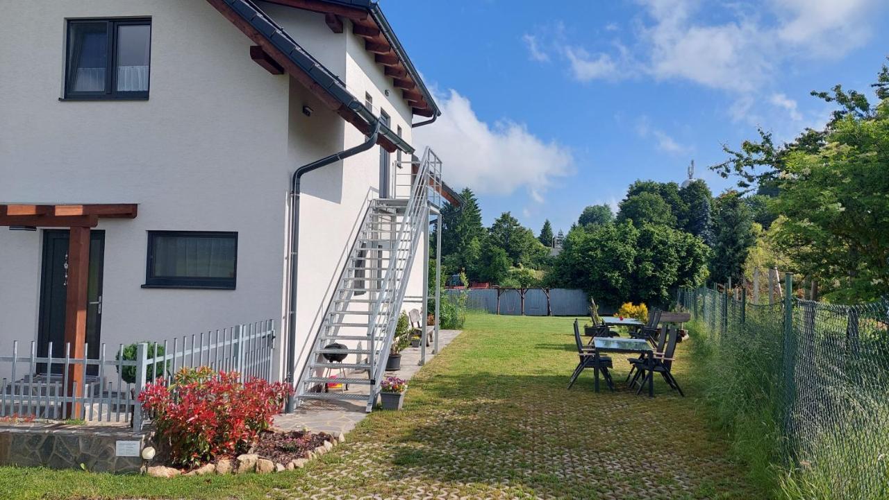 Apartmany Kohoutek A Slepicka V Novohradskych Horach โนเว ฮราดี ภายนอก รูปภาพ