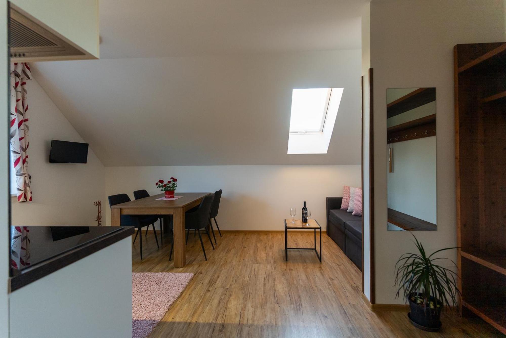 Apartmany Kohoutek A Slepicka V Novohradskych Horach โนเว ฮราดี ภายนอก รูปภาพ