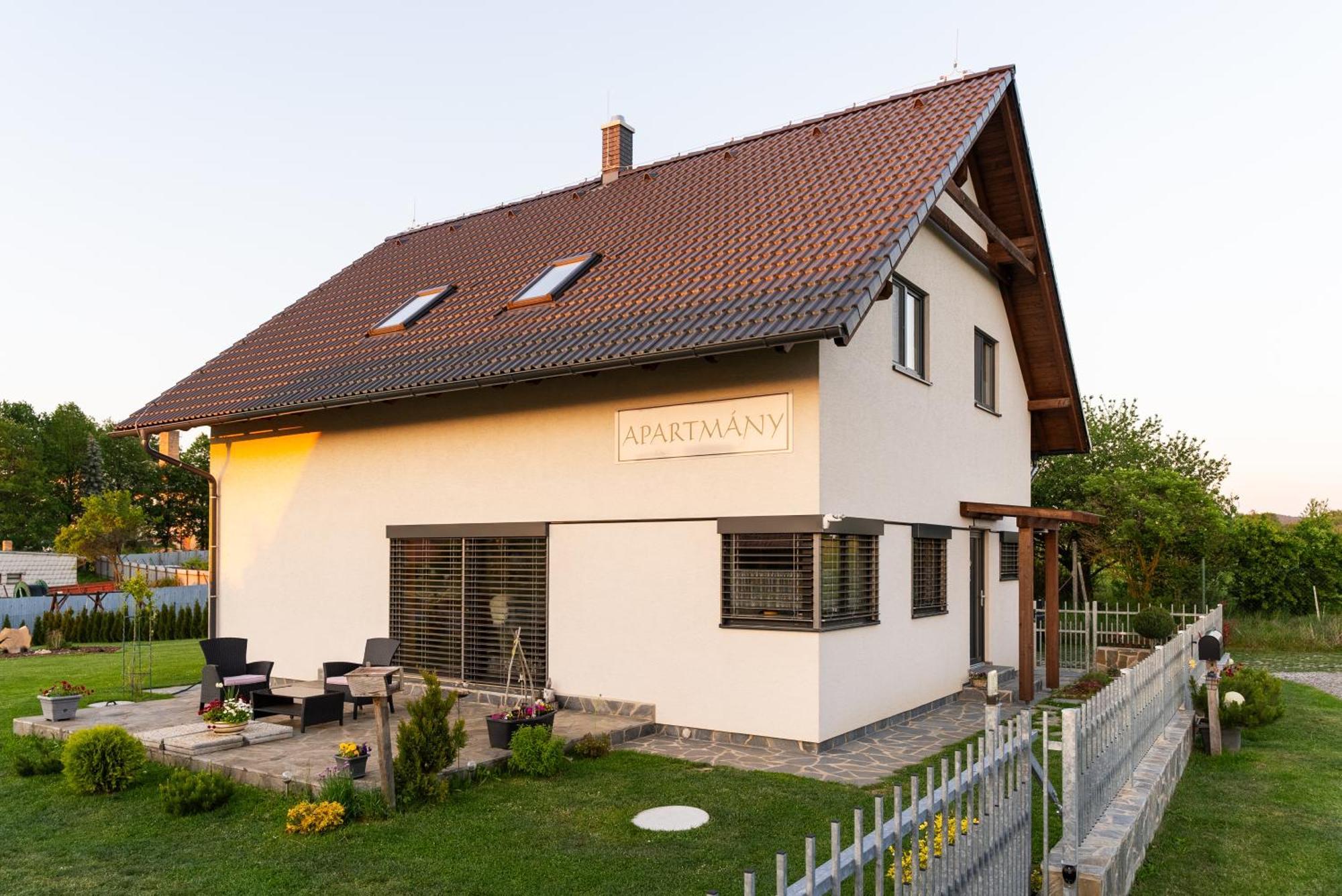 Apartmany Kohoutek A Slepicka V Novohradskych Horach โนเว ฮราดี ภายนอก รูปภาพ
