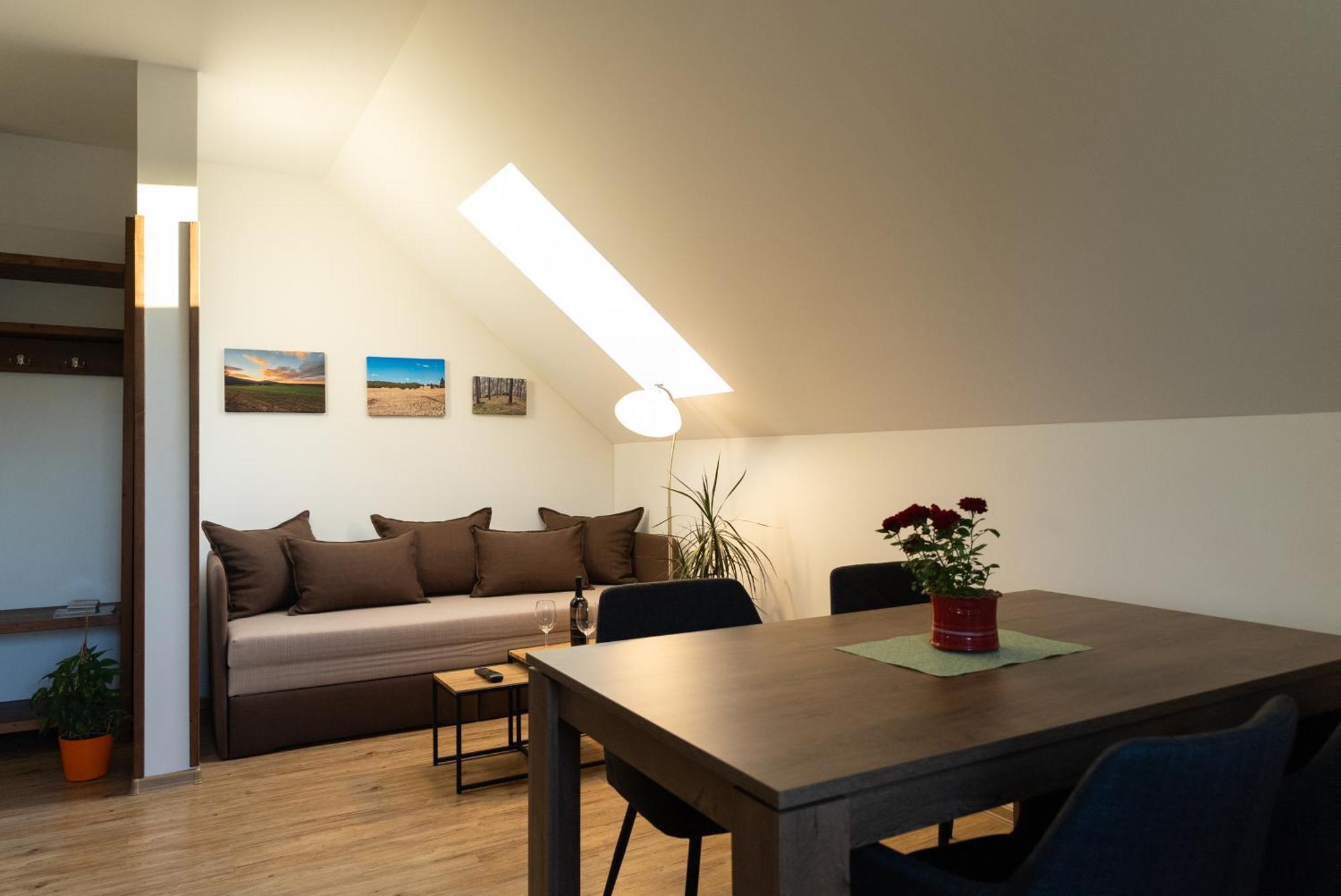 Apartmany Kohoutek A Slepicka V Novohradskych Horach โนเว ฮราดี ภายนอก รูปภาพ