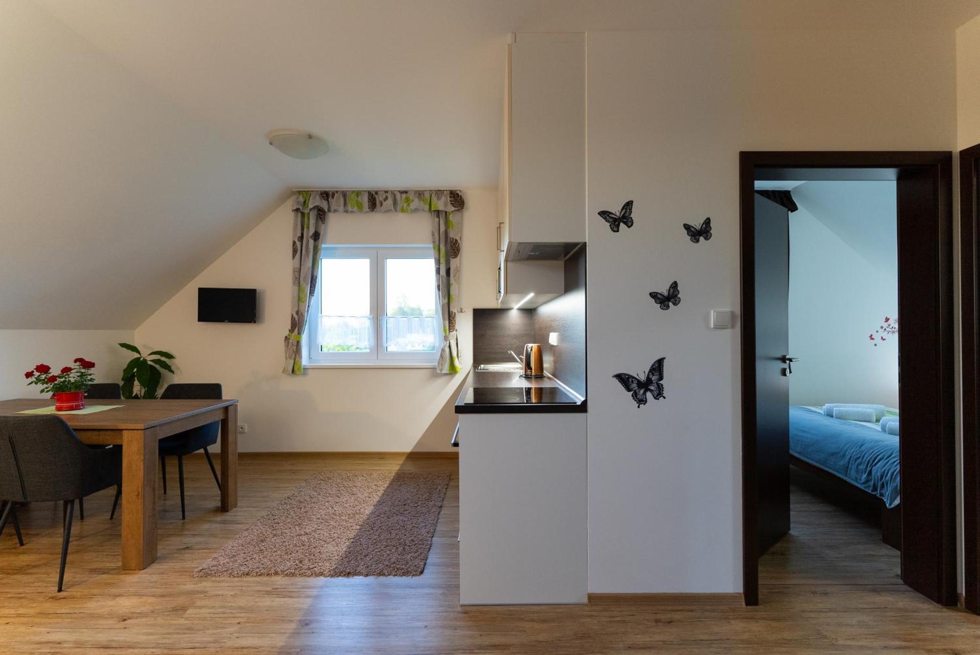 Apartmany Kohoutek A Slepicka V Novohradskych Horach โนเว ฮราดี ภายนอก รูปภาพ