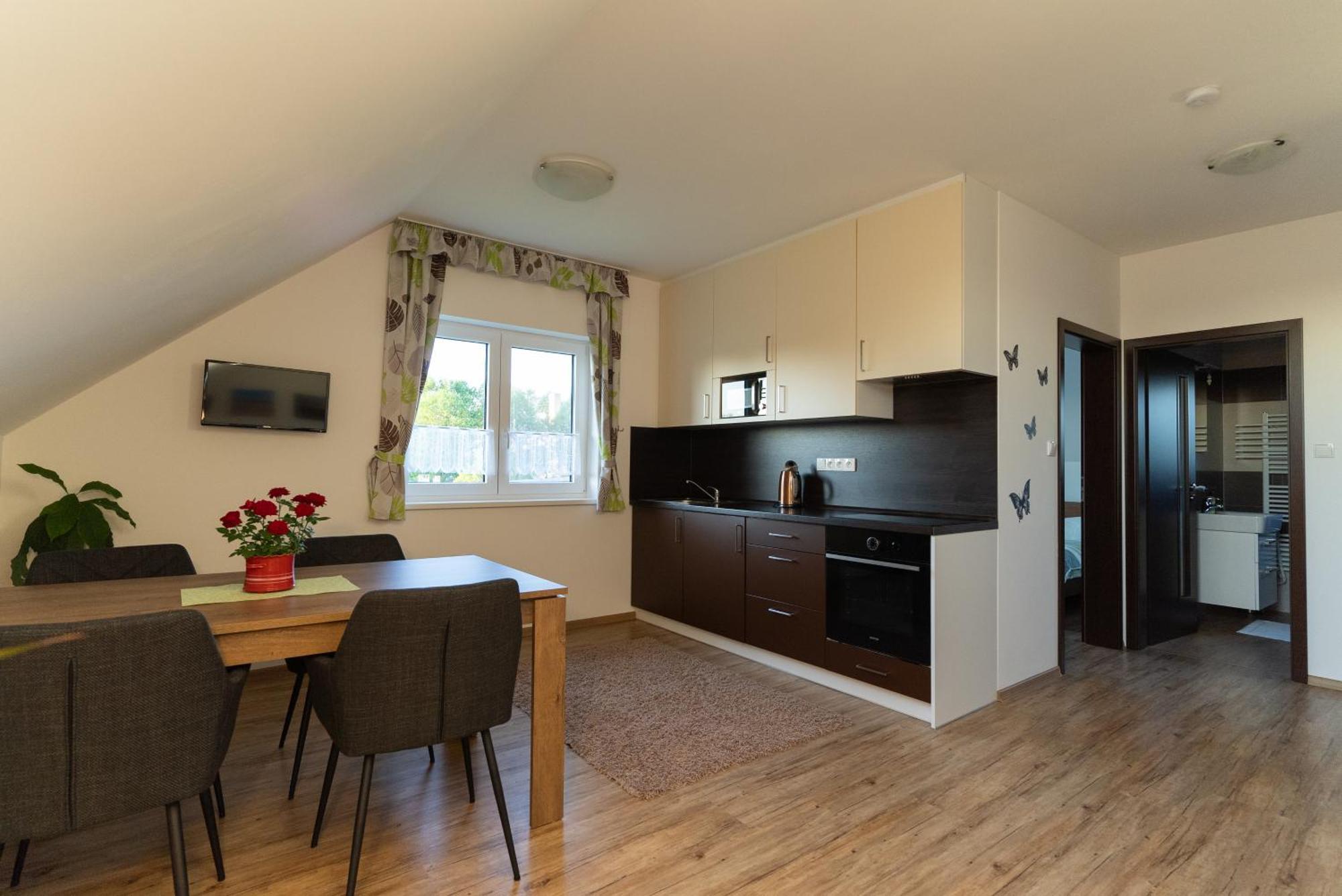 Apartmany Kohoutek A Slepicka V Novohradskych Horach โนเว ฮราดี ภายนอก รูปภาพ